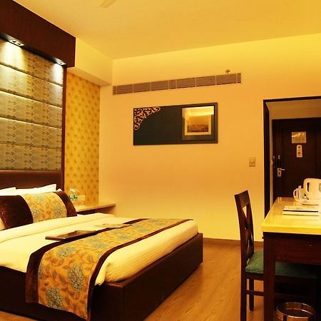 Country Inn & Suites Haridwār Esterno foto