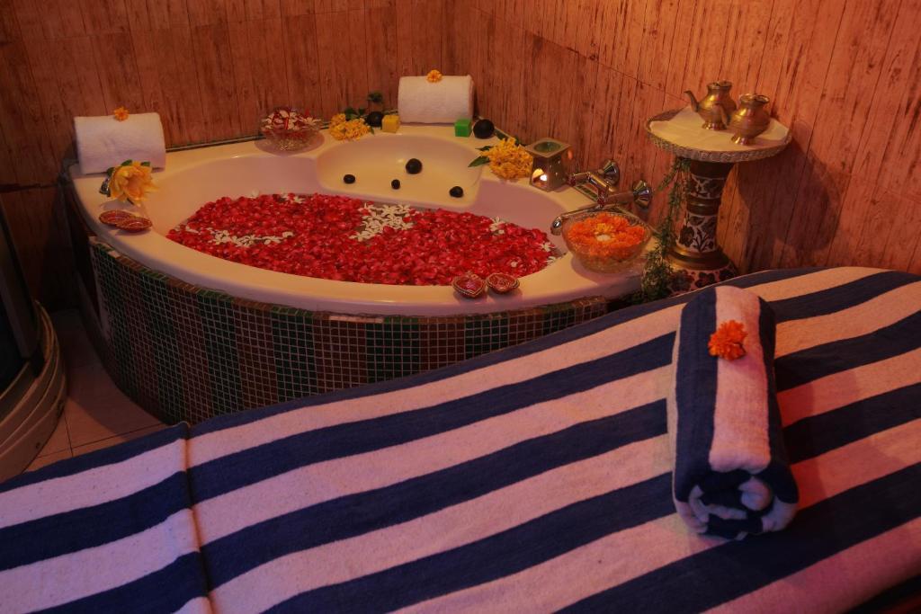 Country Inn & Suites Haridwār Esterno foto